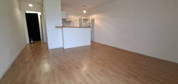 Appartement  à louer, 2 pièces, 1 chambre, 42 m²