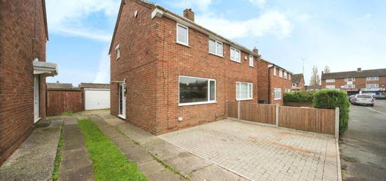 2 bedroom semi-detached house for sale