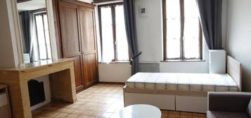 Location appartement 1 pièce 28 m²