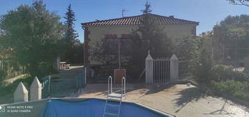 Chalet en Costa Cunit - Els Jardins - Els  Rosers, Cunit