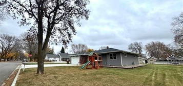 1520 N 6th St, Montevideo, MN 56265