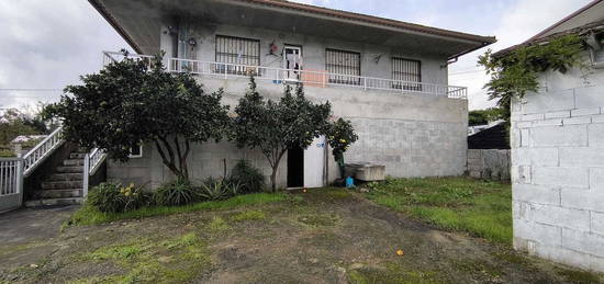 Casa rural en calle Celeiros en Ponteareas