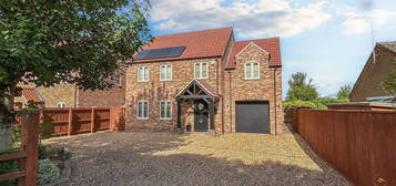 3 bed detached house for sale