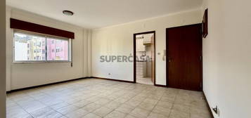 Apartamento T1 junto ao H. Beatriz Ângelo