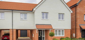 4 bedroom link detached house for sale