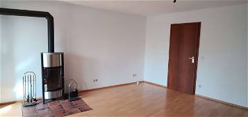 2-Zimmer-Wohnung mit gehobener Ausstattung, Parkett, EBK, Kaminofen,  in Böblingen-Diezenhalde