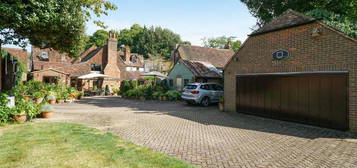 6 bedroom detached house for sale