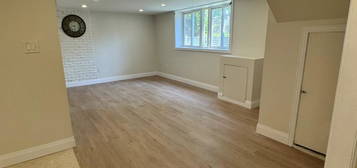 60 RAMBLEWOOD Way Unit# Lower, Kitchener, Ontario 