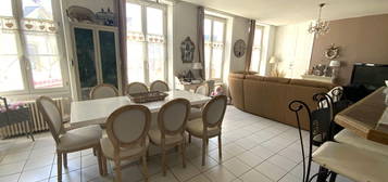 Vente maison 6 pièces 196 m²