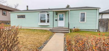 1104 Sully St, Laramie, WY 82072