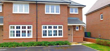 3 bed semi-detached house to rent