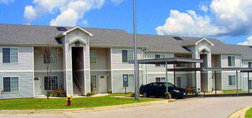 Hickory Ridge Apartments, 116 Hickory Ridge Dr #134, Saint Robert, MO 65584