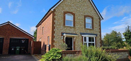 4 bed detached house to rent