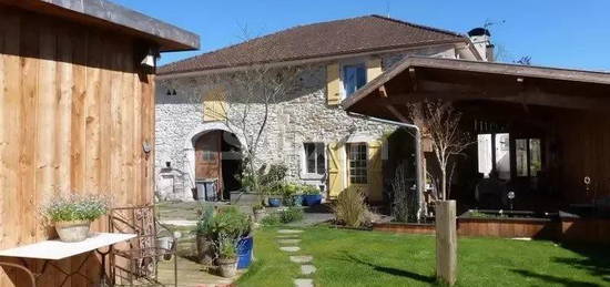 Maison de village 1 étage  à vendre, 11 pièces, 7 chambres, 253 m²