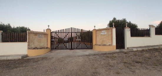 Cortijo en venta en calle poligono 18, 80