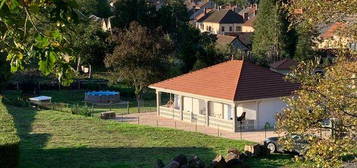 À louer : maison de plain-pied de 100 m² à Bezenet