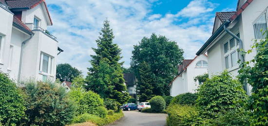 Frisch renovierte, helle 1 Zimmer Wohnung in zentraler Lage