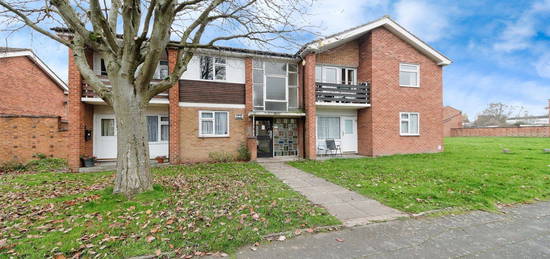 Flat for sale in Highwood Avenue, Solihull B92