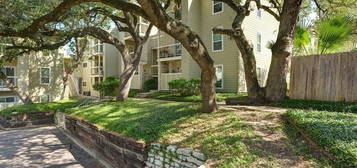 114 E 31st St Apt 302, Austin, TX 78705