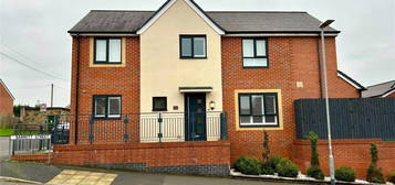 4 bedroom detached house