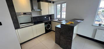 2 bed flat to rent