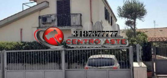 Villa all'asta via Agugliano, 81, 00132 Roma Italia, Roma