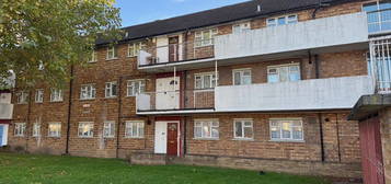 Flat for sale in Padnall Road, Chadwell Heath, Essex RM6