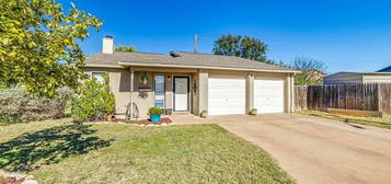 3342 Ridgemar Dr, San Angelo, TX 76903