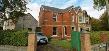 5 bedroom semi-detached house for sale