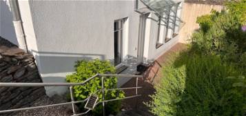 Praktisch geschnittene Souterrain Wohnung 46qm mit Terasse