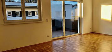Privat Provisionsfrei, ab sofort sehr neue hochwertige-2-Zimmer-Wohnung mit DanKüche-Straßgang nähe IKEA