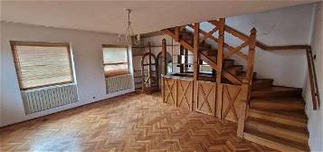Eladó családi ház, Esztergomban 74.9 M Ft, 7 szobás