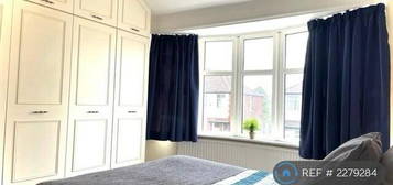 3 bedroom semi-detached house