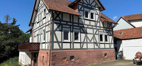 Großzügiges Anwesen in ruhiger Feldrandlage von Fronhausen / Lahn