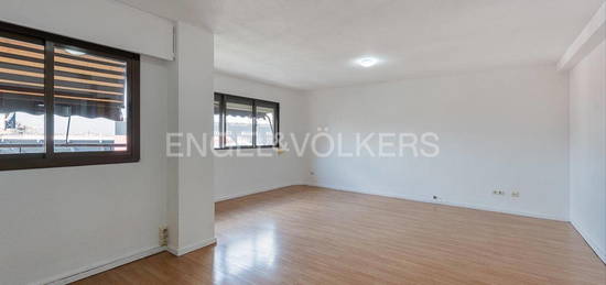 Apartamento de alquiler en Avenida Aragon, Mestalla