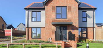 3 bedroom detached house