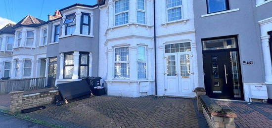 Terraced house to rent in Mortlake Road, Ilford IG1