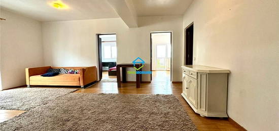 Apartament 3 camere 70 mp cu loc de parcare in zona Calea Turzii