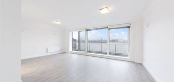 Flat to rent in Arnhem Wharf, 2 Arnhem Place, London E14