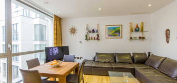 Flat to rent in Melrose Apartments, Winchester Road, Swiss Cottage, London NW3