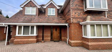 1 bedroom detached house to rent