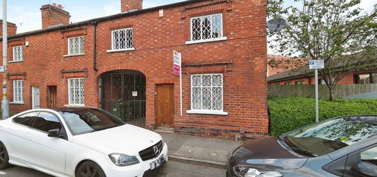 3 bed terraced house for sale