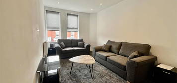 Flat to rent in Langworthy Road, Salford M6