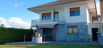 Chalet en Piñeiros- Freixeiro, Narón