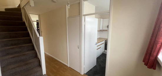 3 bedroom maisonette