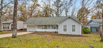 123 Lakeshire Dr, Crossville, TN 38558