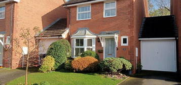 3 bedroom link detached house for sale