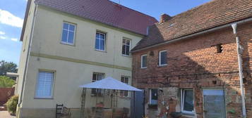 2-Familienhaus, Haus, Hof und Ausbaupotential, 200 m² Wohnfläche + 5 Garagen, 7% Rendite