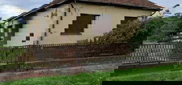 Bőszénfa, Fő utca 14.