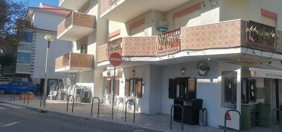 Arrendamento de Apartamento T2  na rua Sacadura Cabral, 116